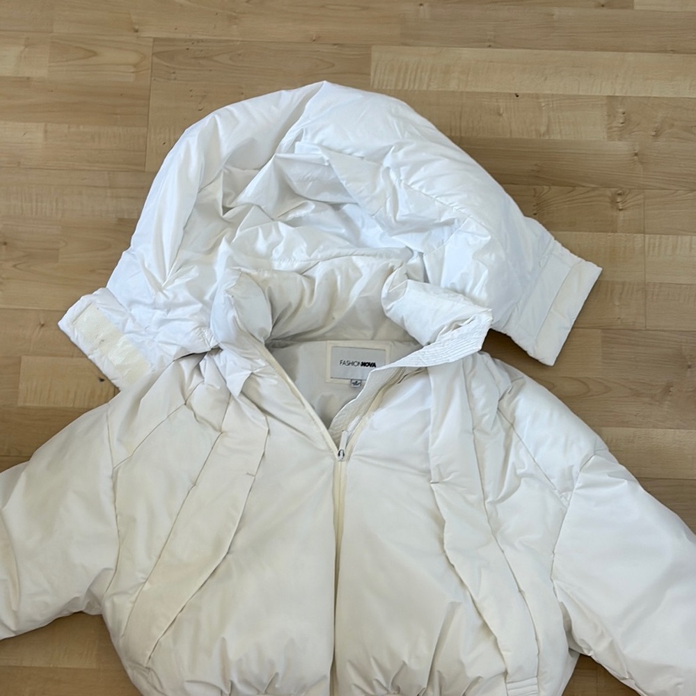 Women's White Puffer Jacket - Picture 7 of 9